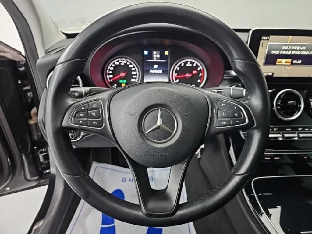 Mercedes Benz C Class - Vista 8