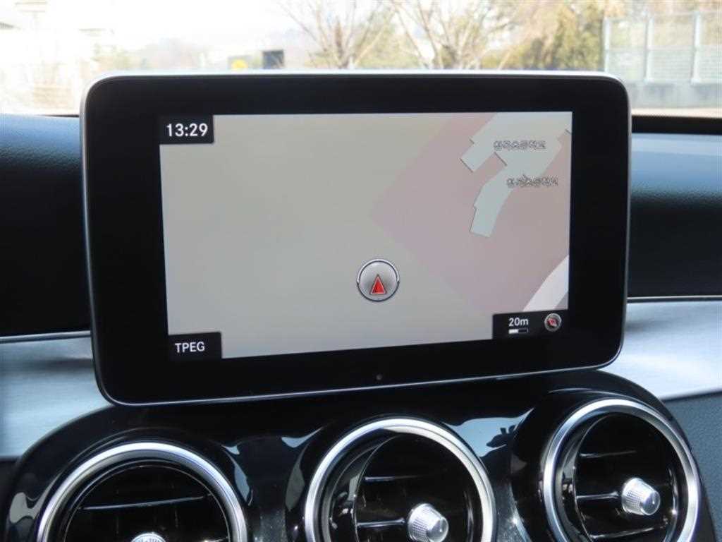 Mercedes Benz C Class - Vista 9