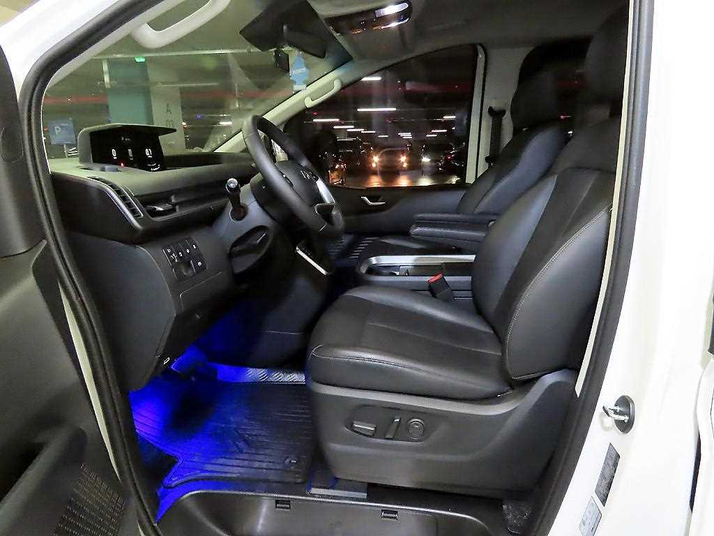 HYUNDAI Staria - Vista 6