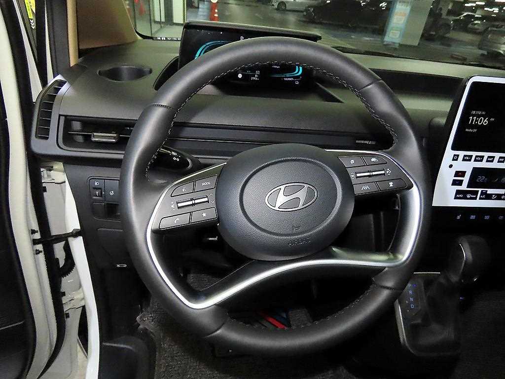 HYUNDAI Staria - Vista 8