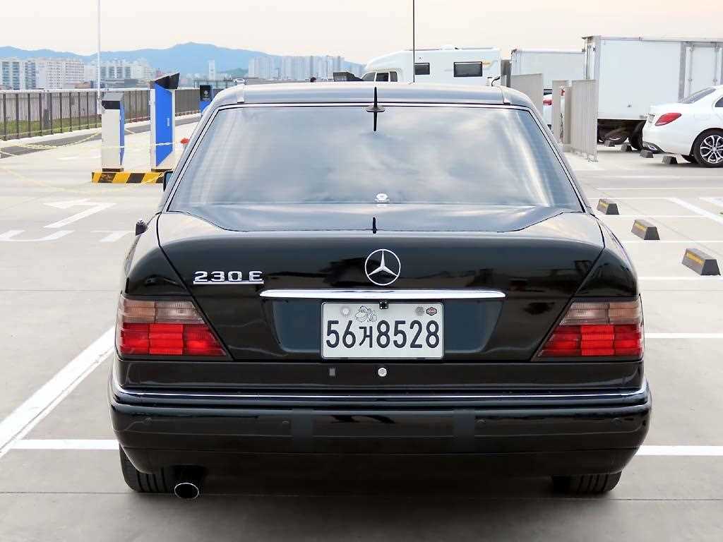 Mercedes Benz E class - Vista 2