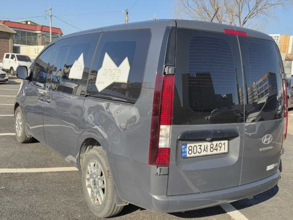 HYUNDAI Staria - Vista 4