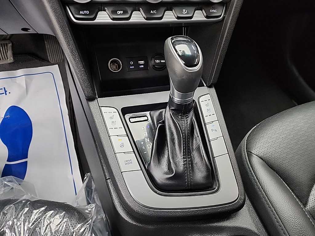 HYUNDAI Avante - Vista 8