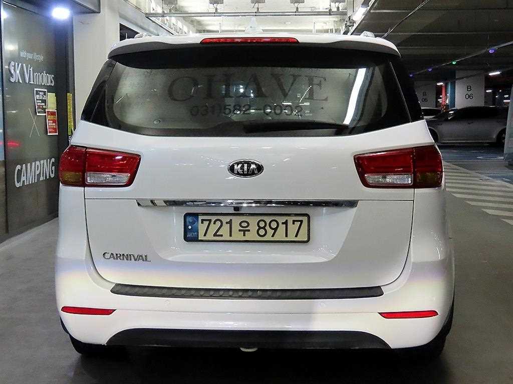 KIA Carnival - Vista 5