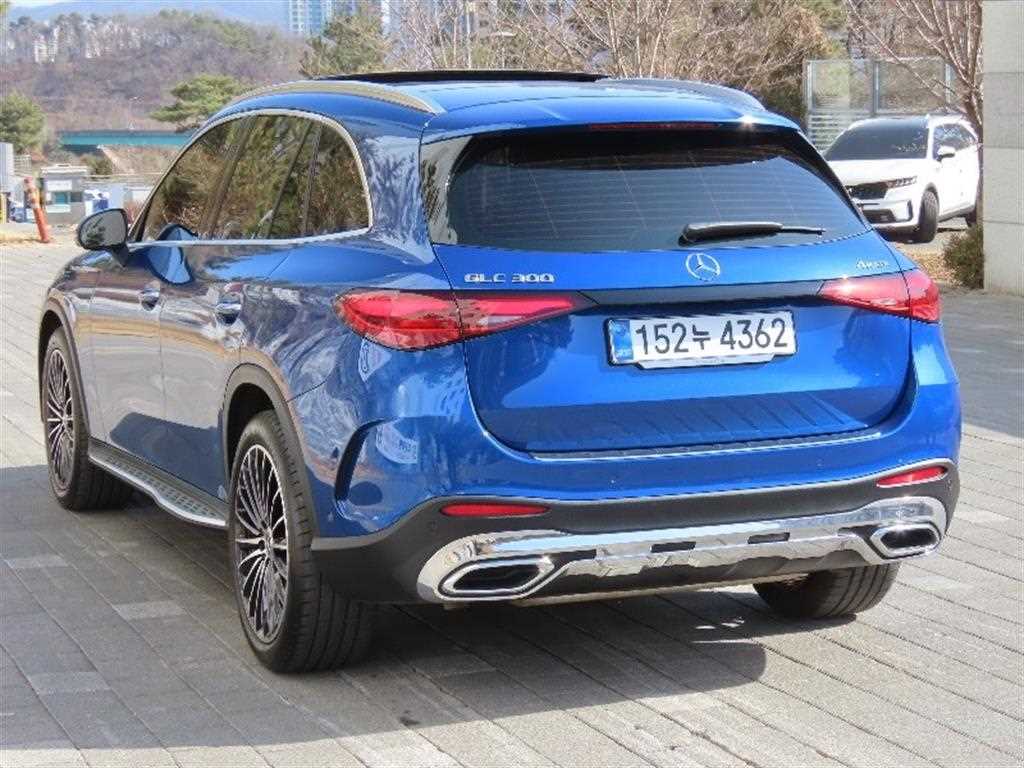 Mercedes Benz GLC Class - Vista 4