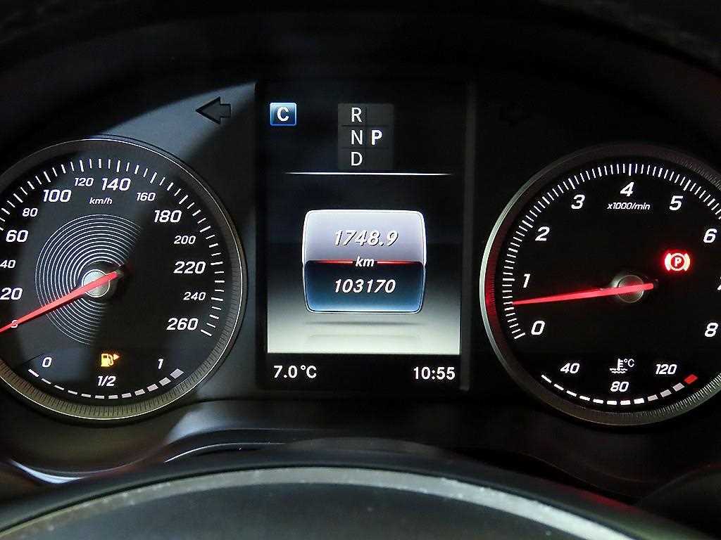 Mercedes Benz GLC Class - Vista 9