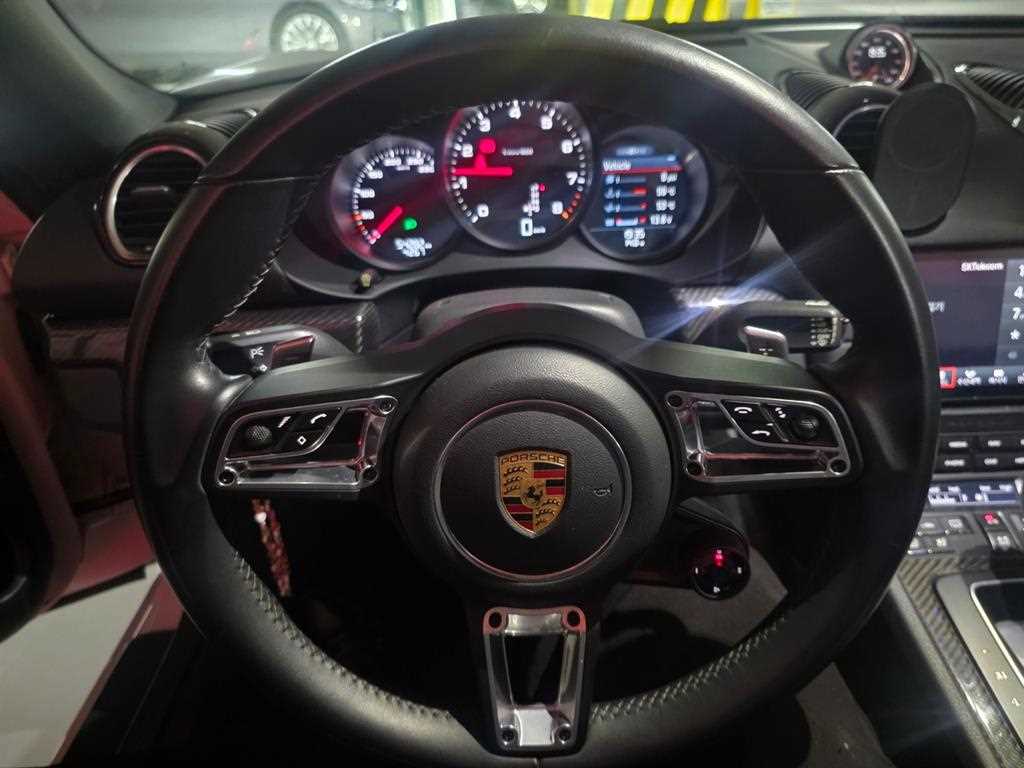 Porsche 718 - Vista 10