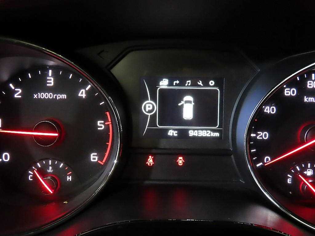 KIA Carnival - Vista 9