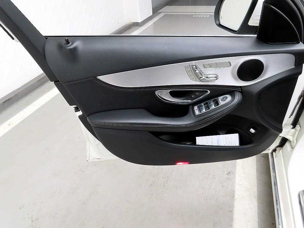 Mercedes Benz C Class - Vista 11