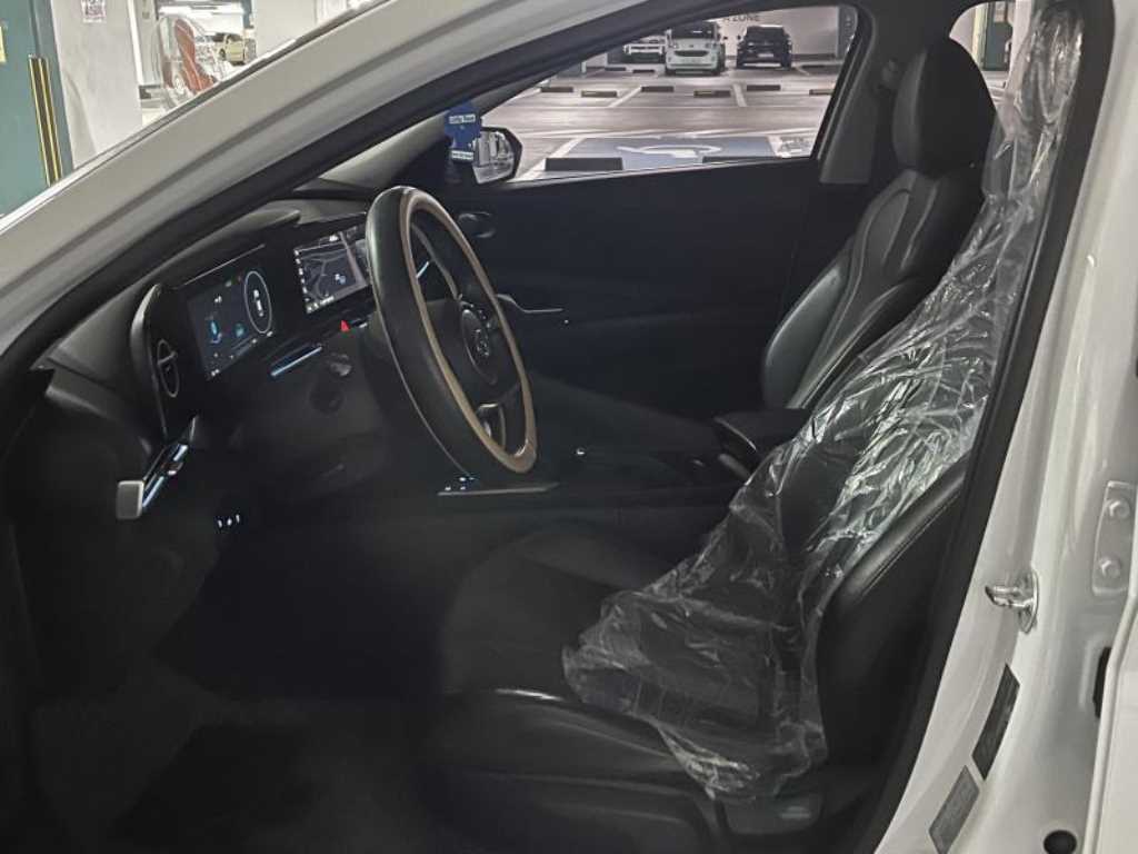 HYUNDAI Avante - Vista 11