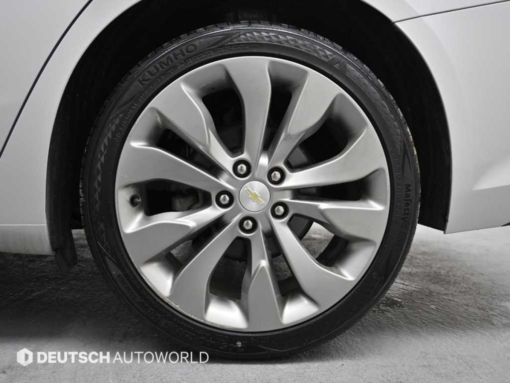 Chevrolet Malibu - Vista 5