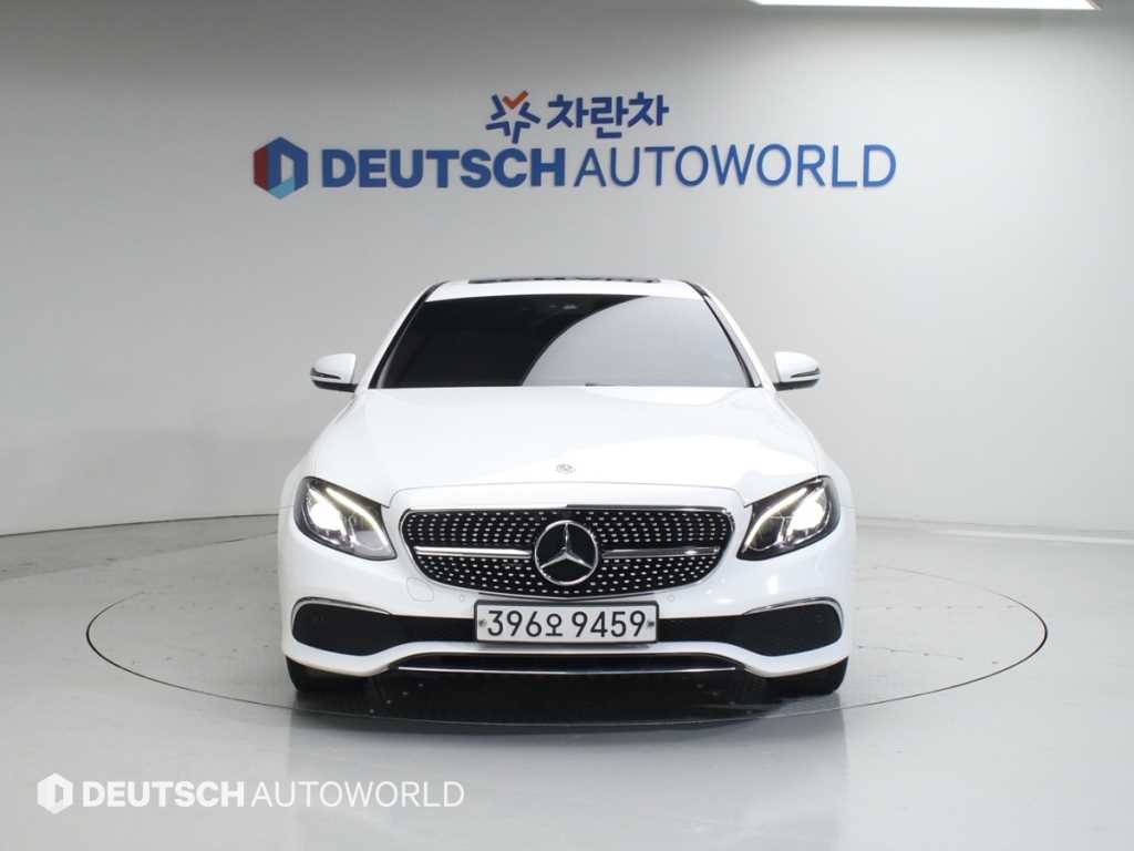 Mercedes Benz E class - Vista 3