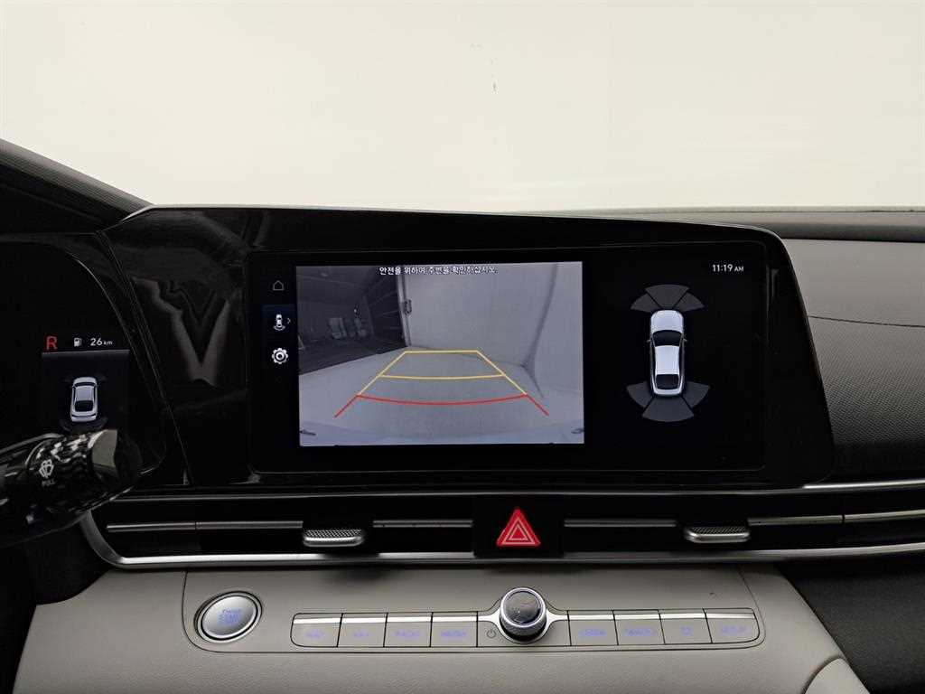 HYUNDAI Avante - Vista 10