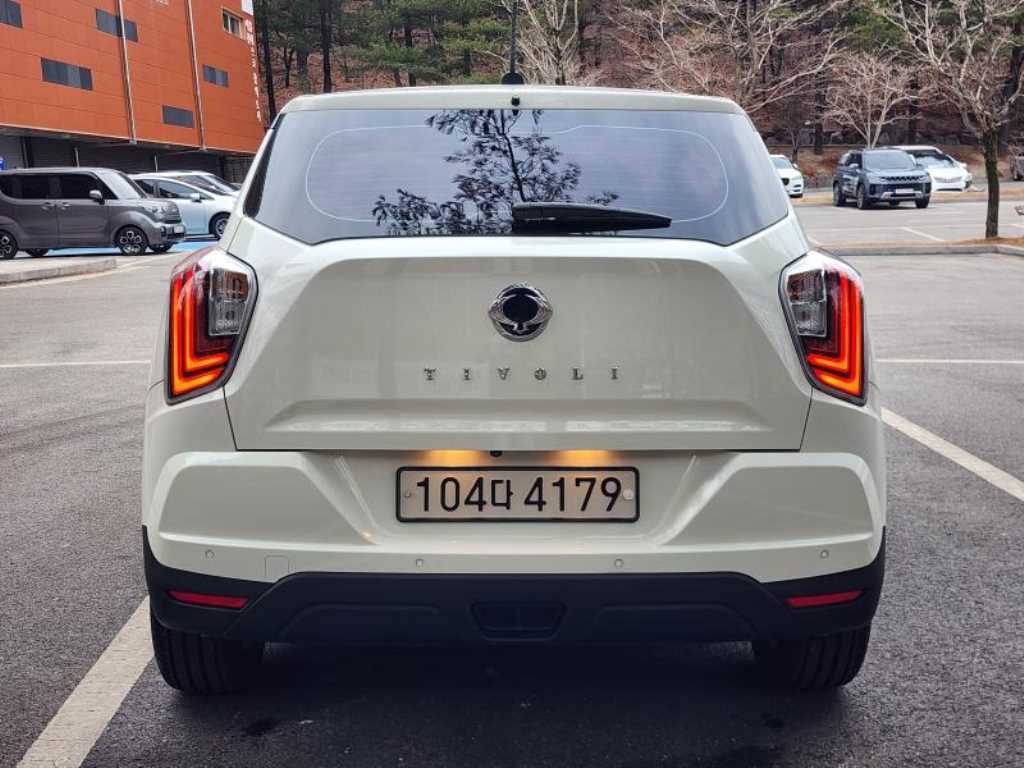 Ssangyong Tivoli - Vista 5