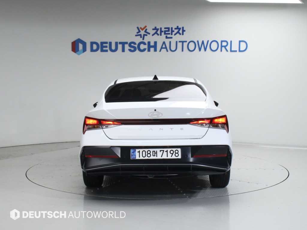 HYUNDAI Avante - Vista 4