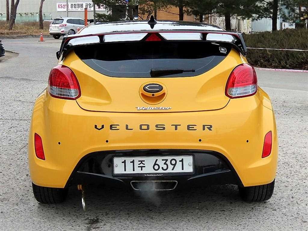 HYUNDAI Veloster - Vista 4