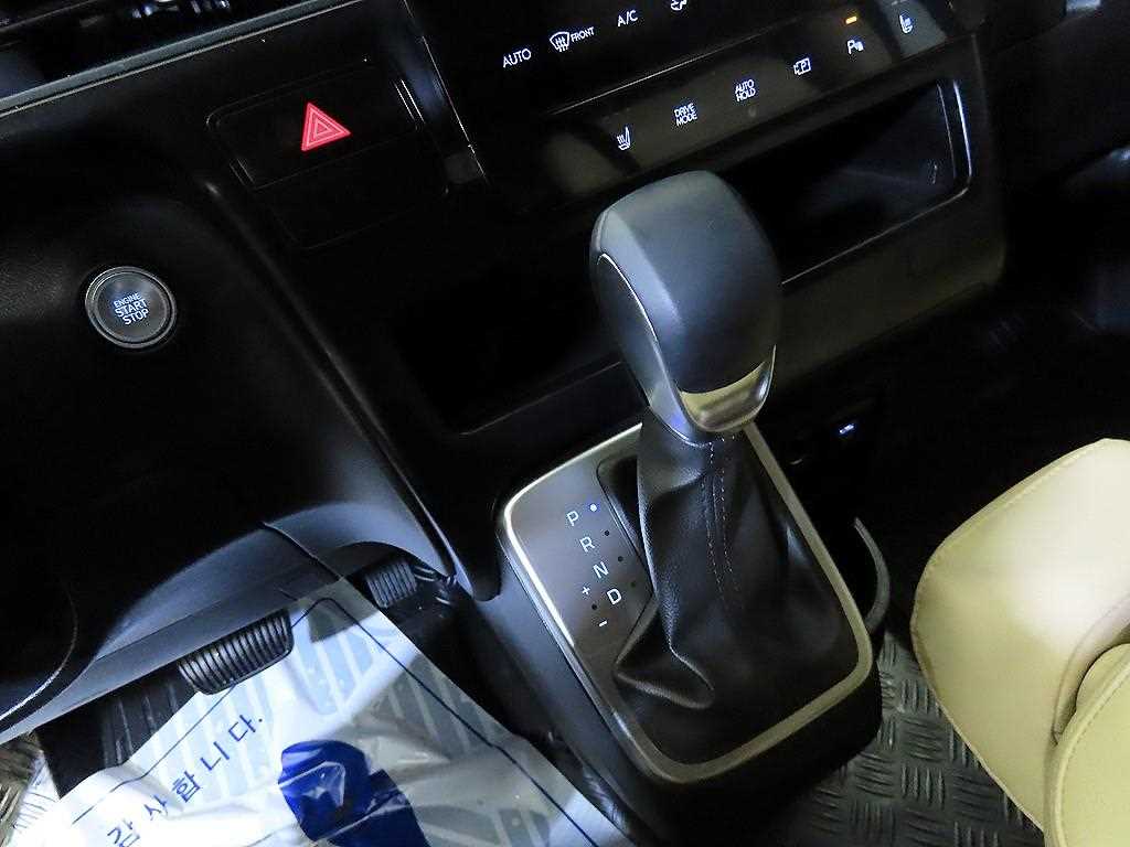 HYUNDAI Staria 2025 Blanco - Importación desde Corea - HF Imports Iquique - Foto 13