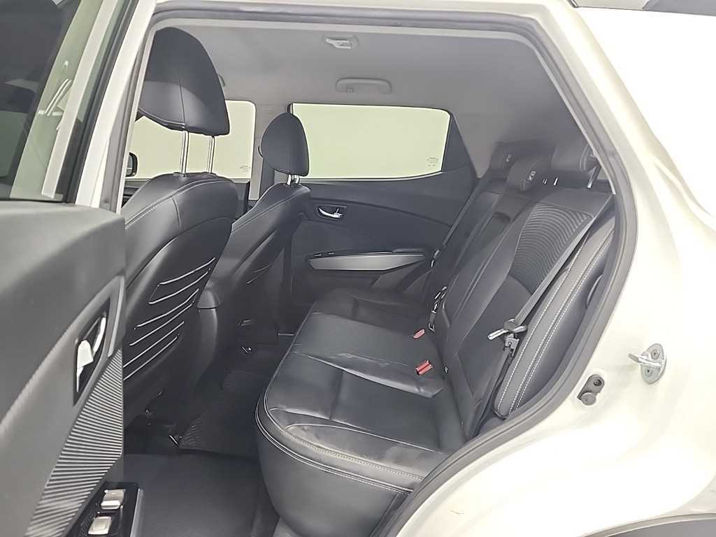 Ssangyong Tivoli - Vista 12