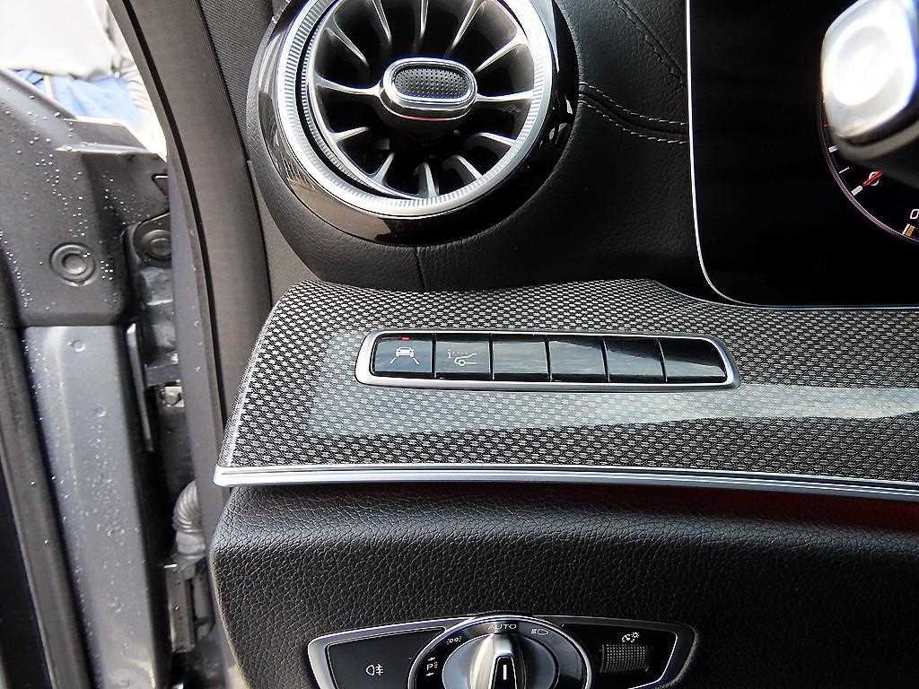 Mercedes Benz CLS Class - Vista 12