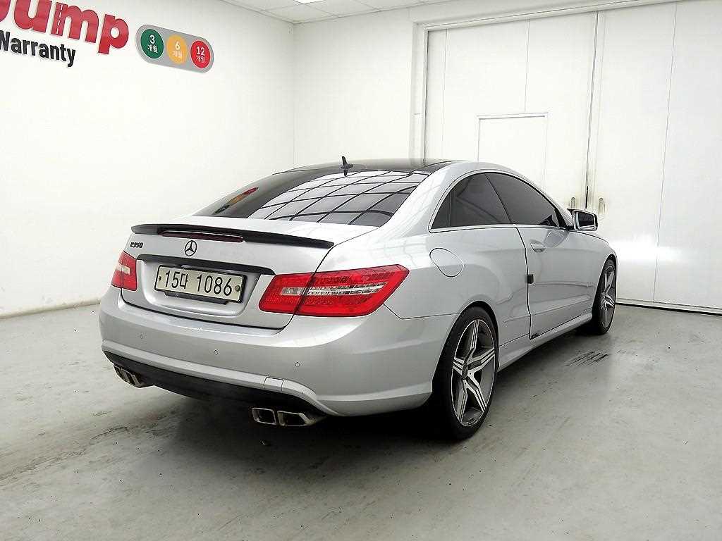 Mercedes Benz E class - Vista 4