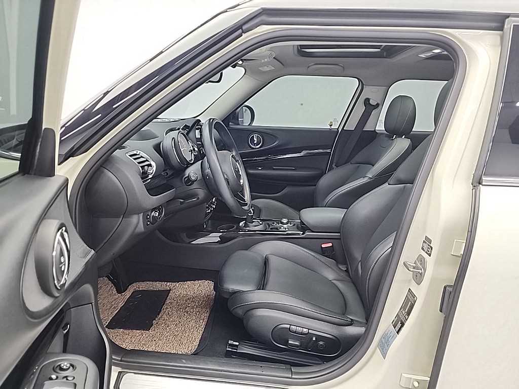 Mini Clubman - Vista 11