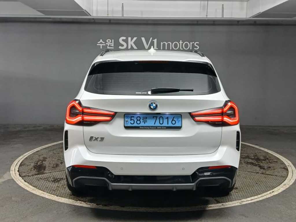 BMW iX3 - Vista 5