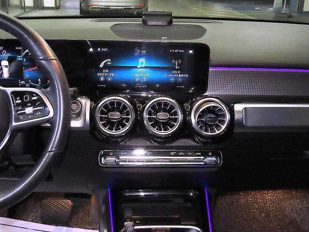 Mercedes Benz GLB Class - Vista 11