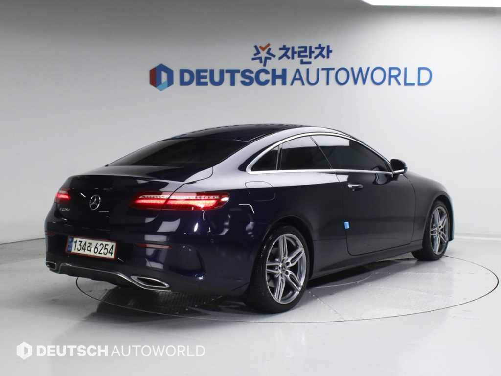 Mercedes Benz E class - Vista 2