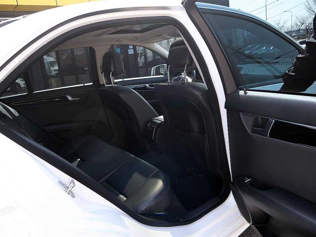 Mercedes Benz C Class 2014 Blanco - Importación desde Corea - HF Imports Iquique - Foto 15