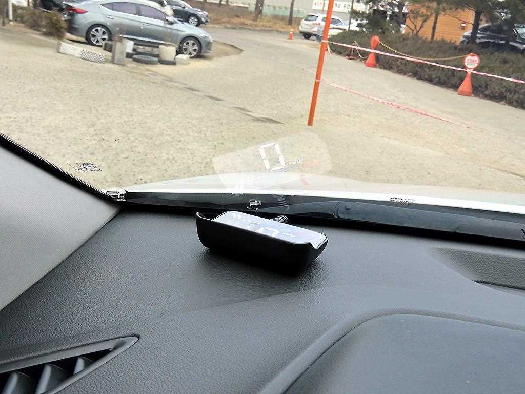 HYUNDAI Avante - Vista 10