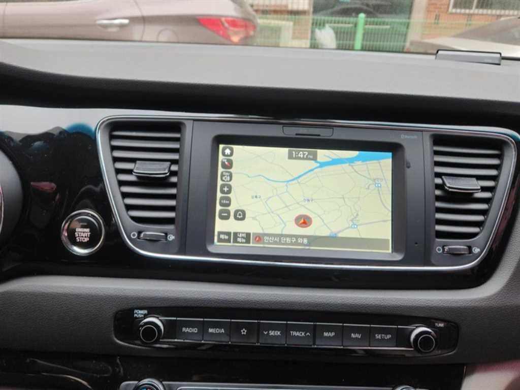 KIA Carnival - Vista 7