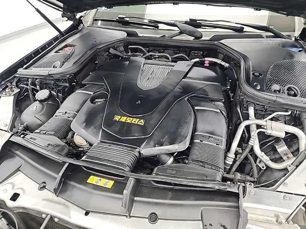 Mercedes Benz E class - Vista 5