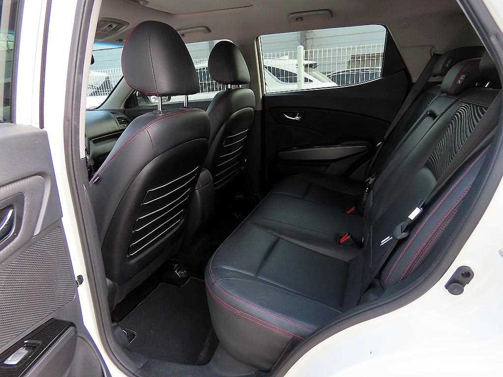 Ssangyong Tivoli - Vista 6