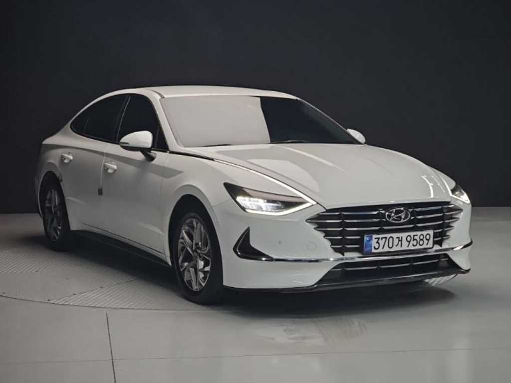 HYUNDAI Sonata - Vista 3