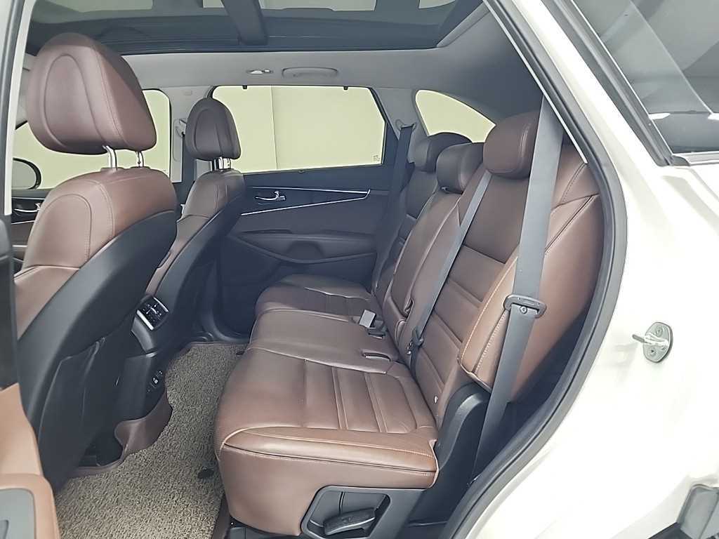 KIA Sorento - Vista 12