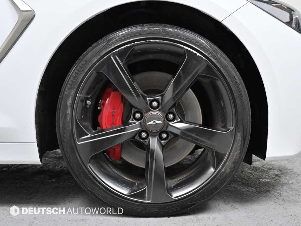 Genesis G70 - Vista 5