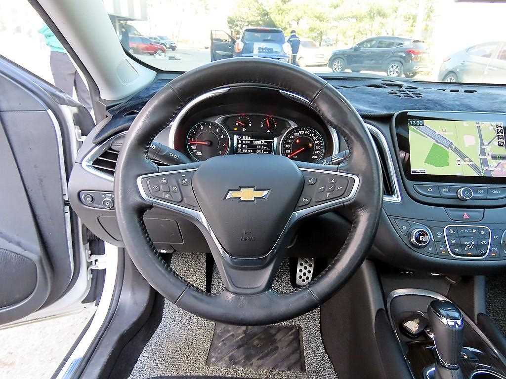 Chevrolet Malibu - Vista 8