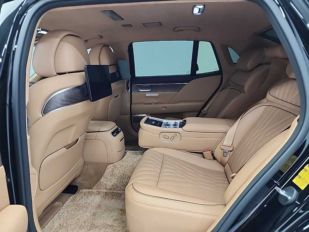 Genesis G90 - Vista 12