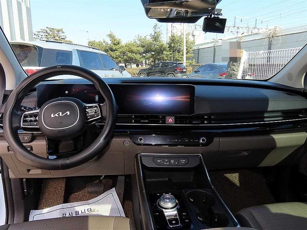 KIA Carnival - Vista 8