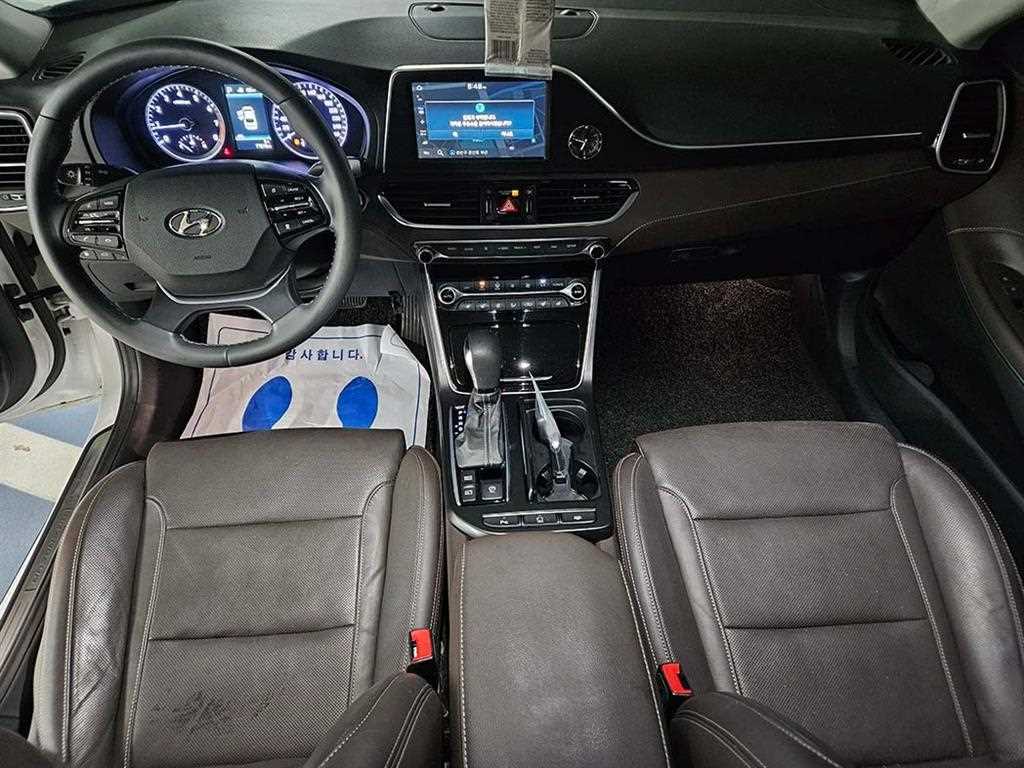 HYUNDAI Grandeur - Vista 10