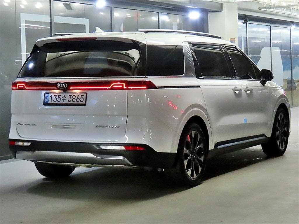 KIA Carnival - Vista 4