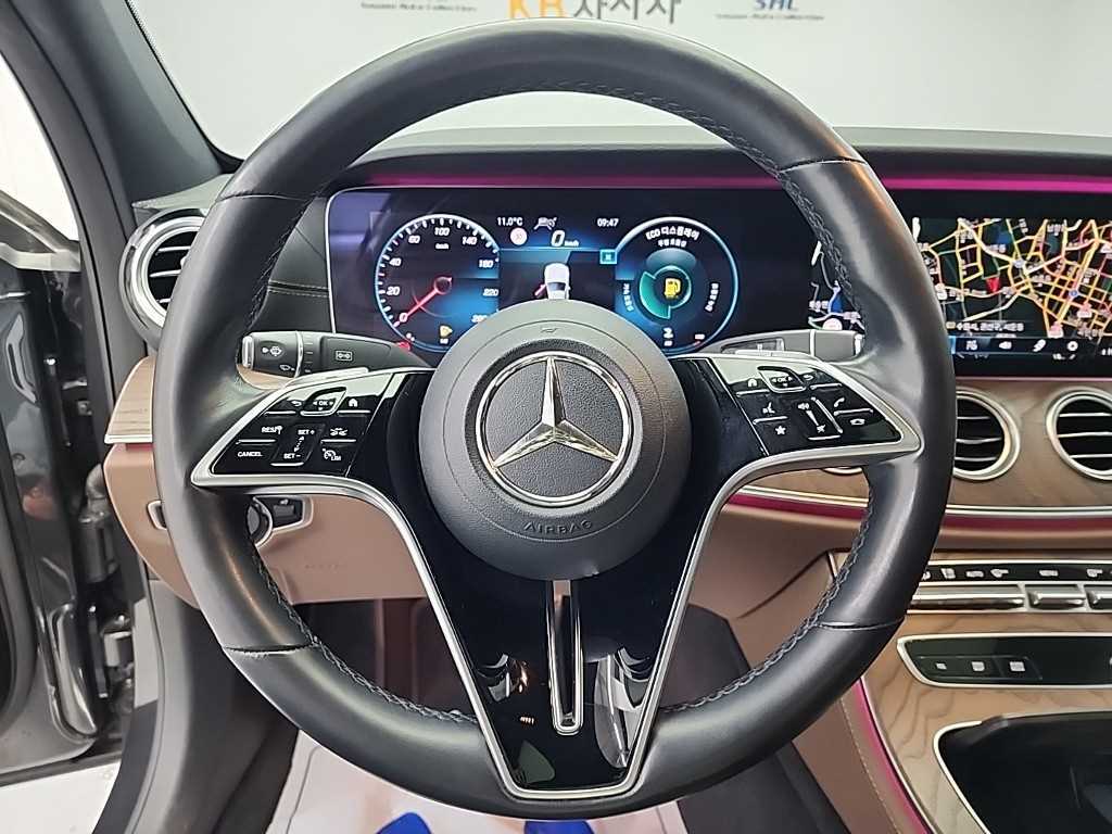 Mercedes Benz E class - Vista 9