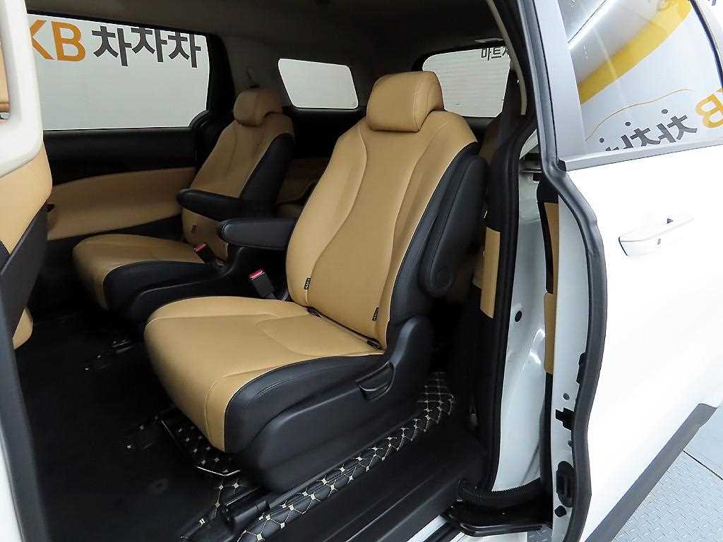 KIA Carnival - Vista 6