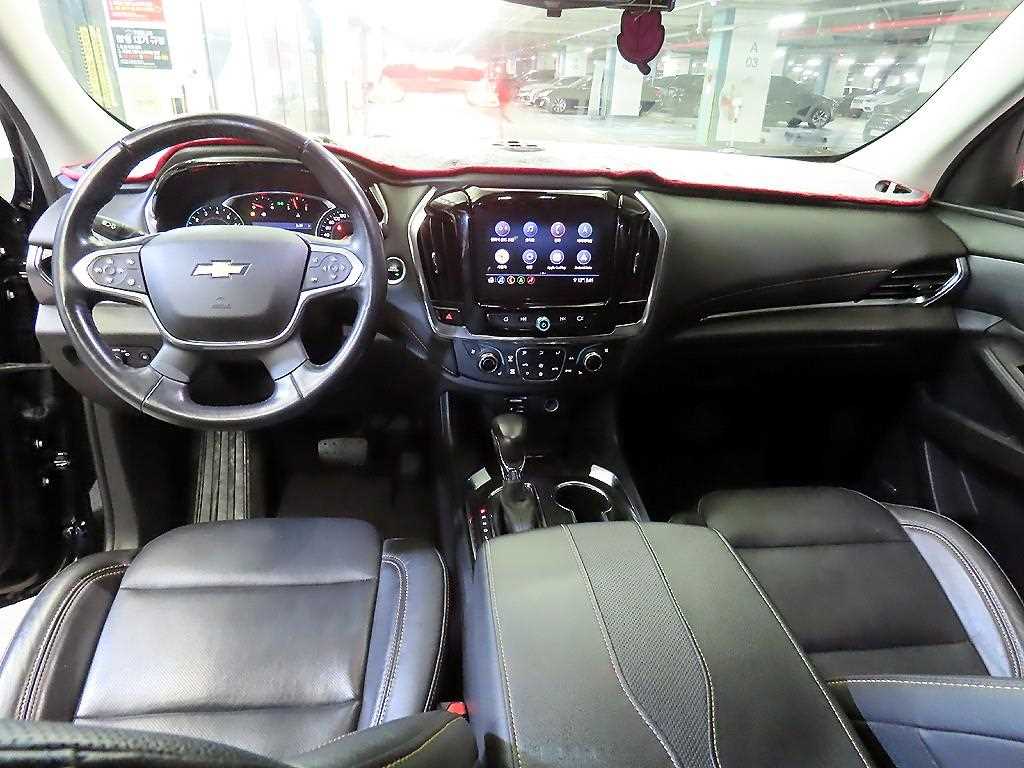 Chevrolet Travers - Vista 10