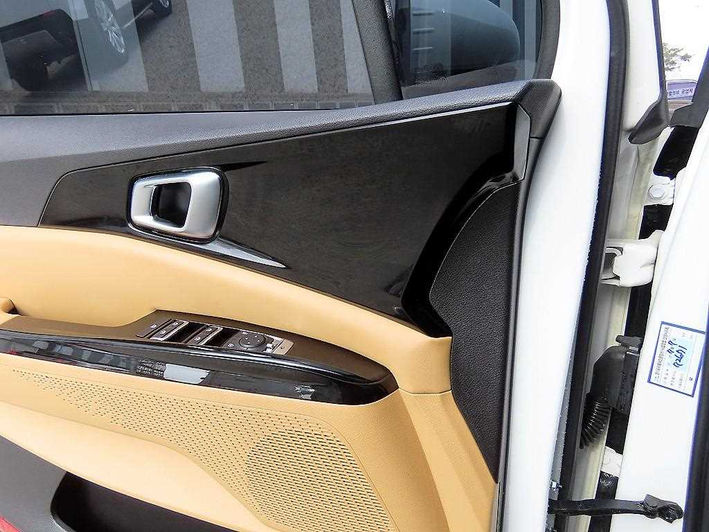 KIA Carnival - Vista 11