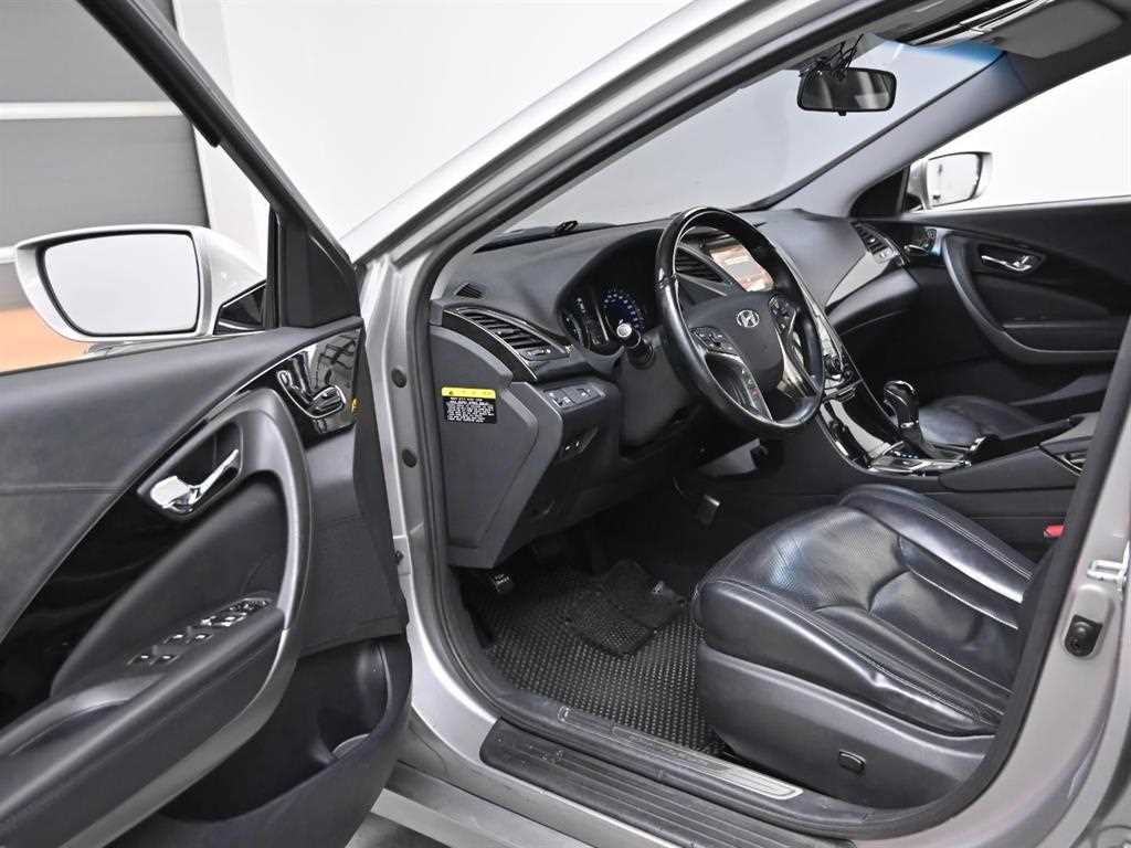 HYUNDAI Grandeur - Vista 11