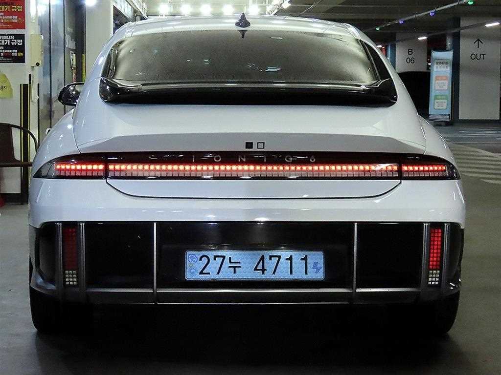 HYUNDAI Ioniq 6 - Vista 5