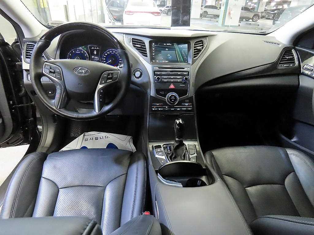 HYUNDAI Grandeur - Vista 10