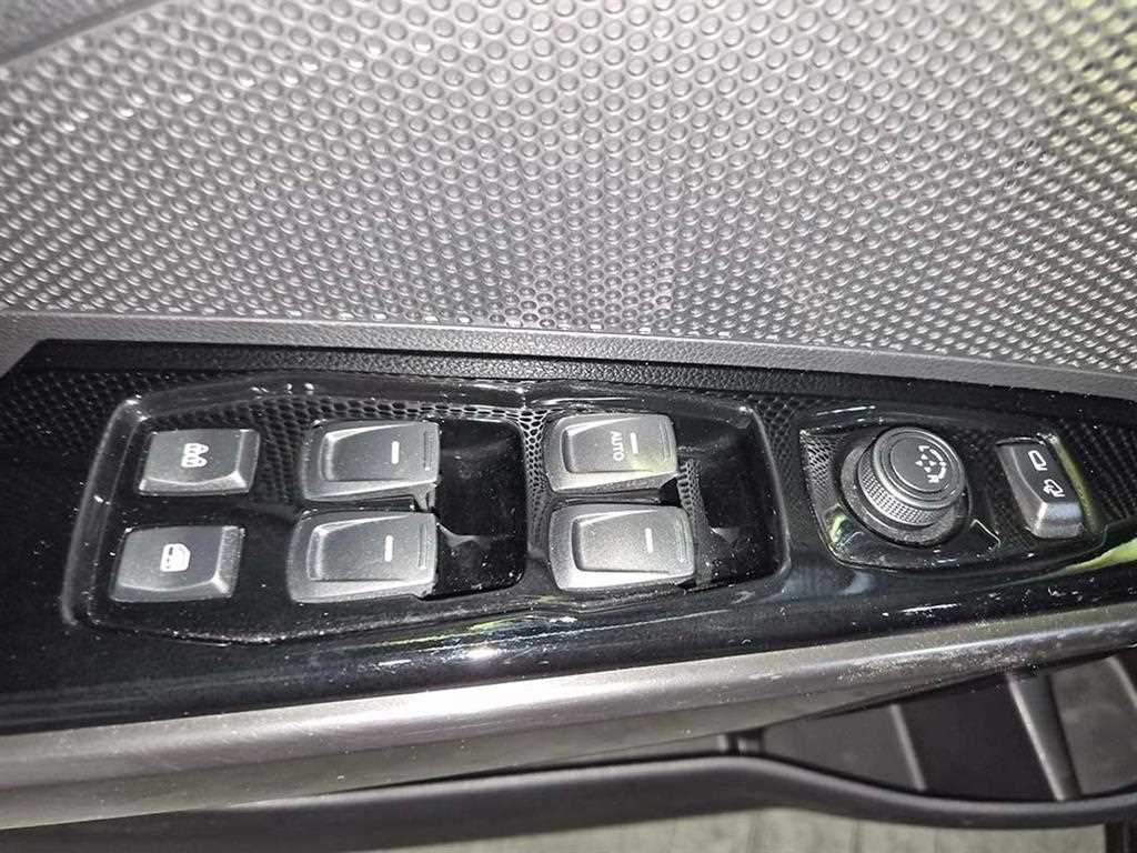 Ssangyong Tivoli - Vista 12