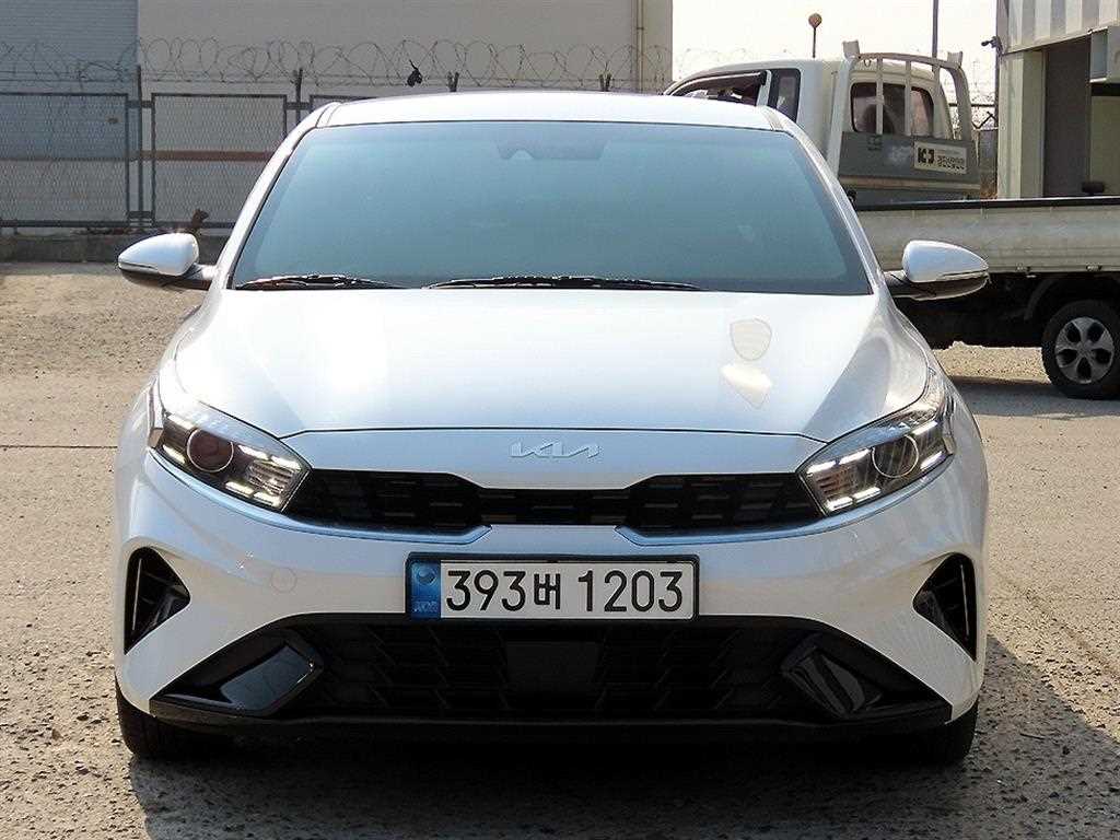 KIA K3 2023 Blanco - Importación desde Corea - HF Imports Iquique - Foto 1